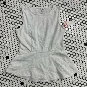 NWT Elle sleeveless shirt size small